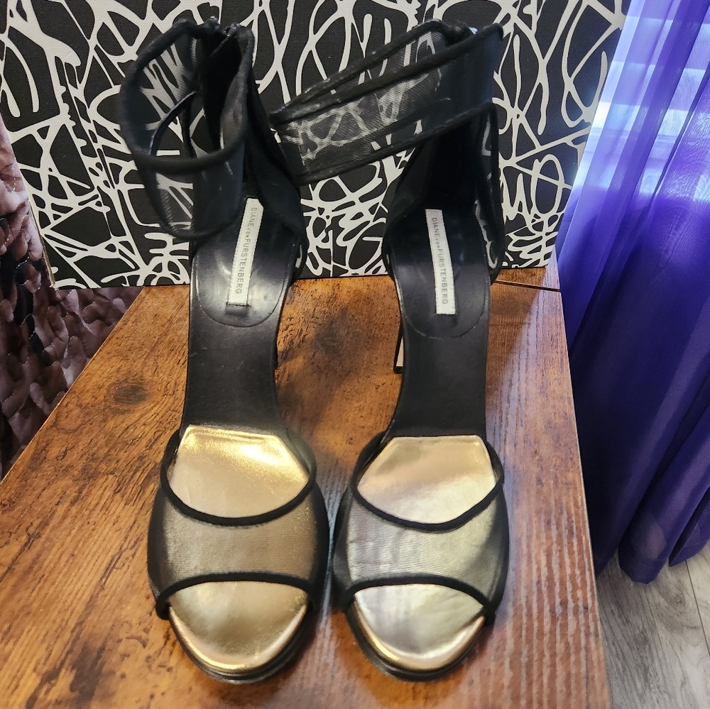 Nib Diane Von Furstenberg Suede D'Orsay Black and Gold Heels with Stiletto Sz 9M - Picture 4 of 11